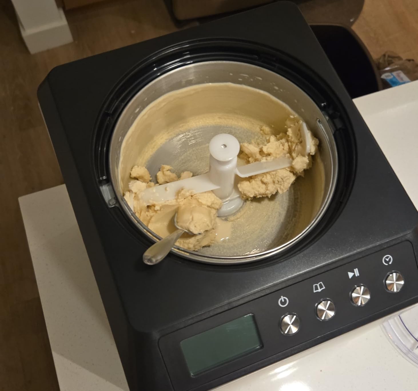 Whynter Ice Cream Maker Machine Automatic 2.1 Qt. Upright with Built-In Compressor, LCD Digital Display & Timer, No Pre-Freezing, ICM-201SB, Stainless Steel customer photo 1