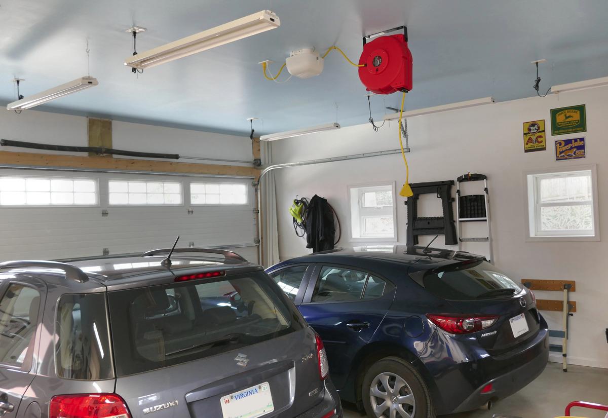 ReelWorks Extension Cord Reel Retractable 12AWG x 65' Foot 3C/SJT Heavy Duty Commercial Cable Triple Tap Connector Power 15A 125VAC 1875W customer photo 1