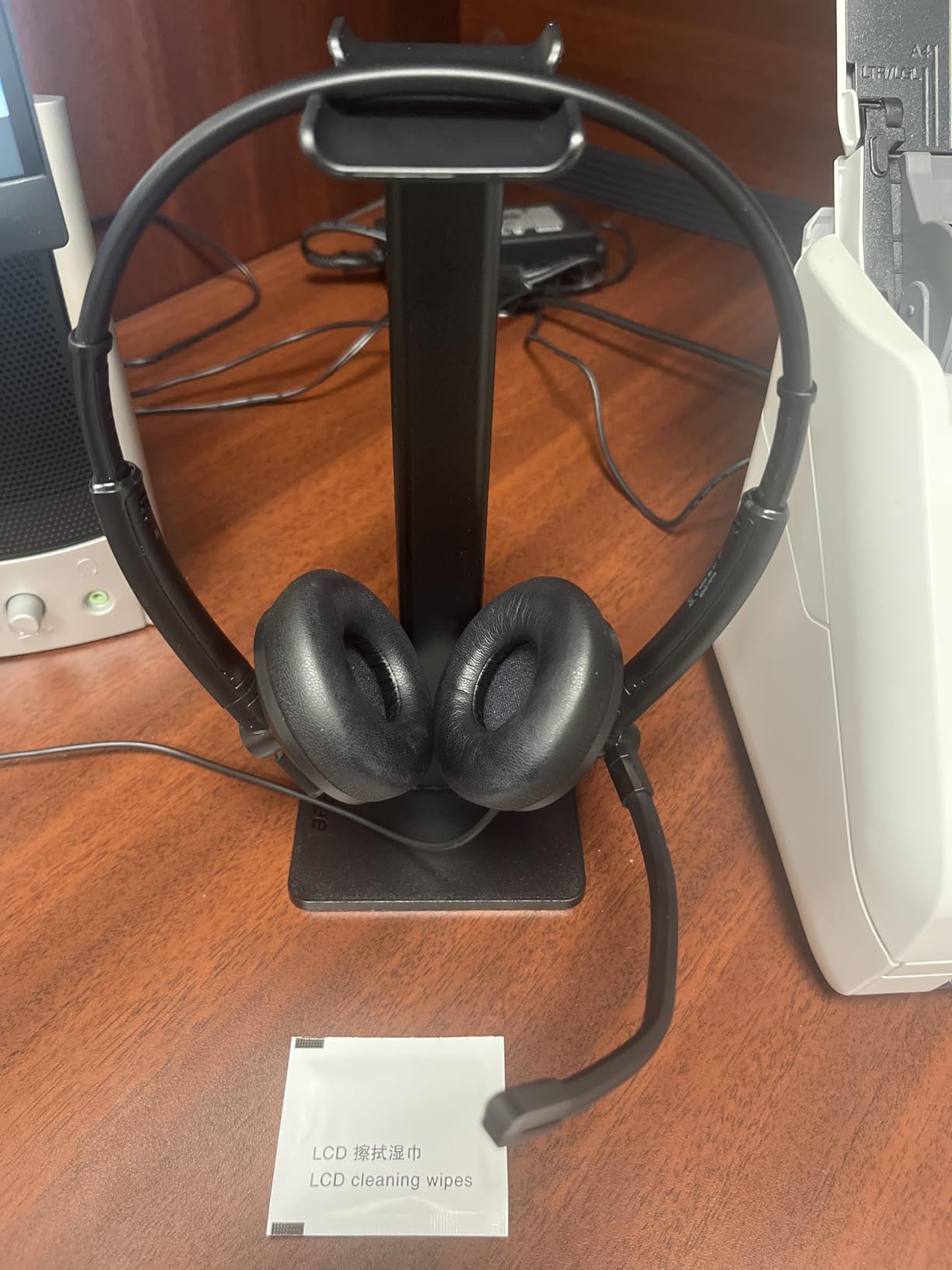 New bee Headphone Stand Headset Holder Earphone Stand with Aluminum Supporting Bar Flexible Headrest ABS Solid Base for All Headphones Size (Black) customer photo 2