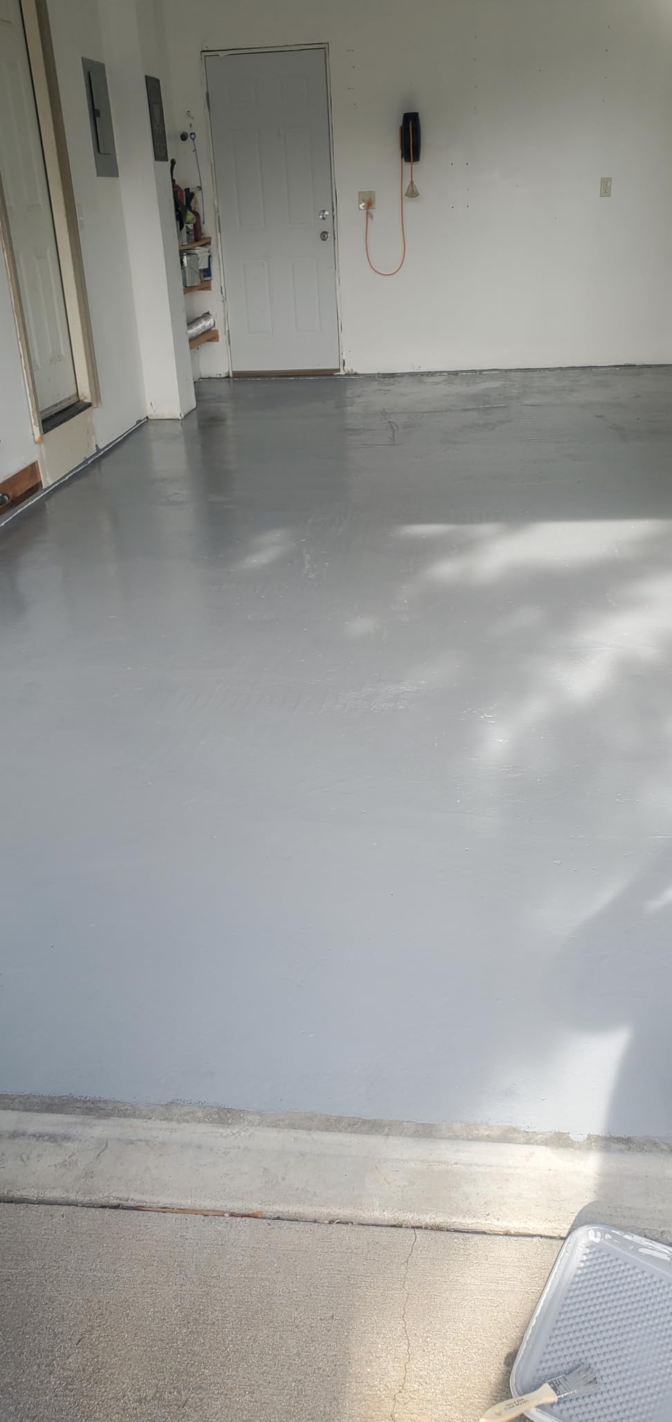 KILZ 1-Part Epoxy Acrylic Concrete & Garage Floor Paint, Slate Gray, Satin, Interior/Exterior Concrete Paint for Basement Floors, Porches, Driveways & Pool Decks, 1 Gallon customer photo 2
