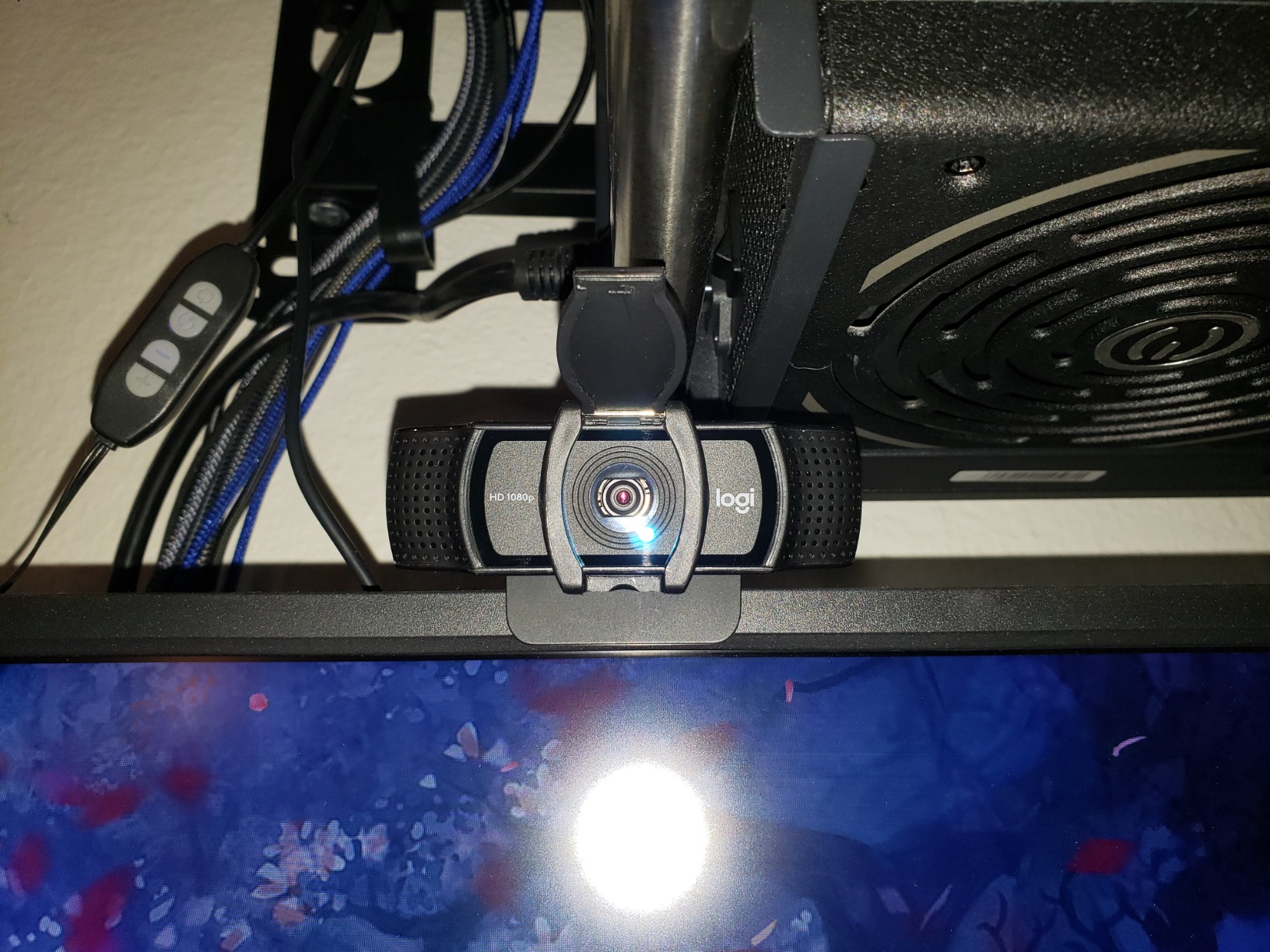 HUYUN The Webcam Privacy Shutter Protects Lens Cap Hood Cover Compatible for Logit HD Pro Webcam C920 & C930e & C922X C922x Pro customer photo 1