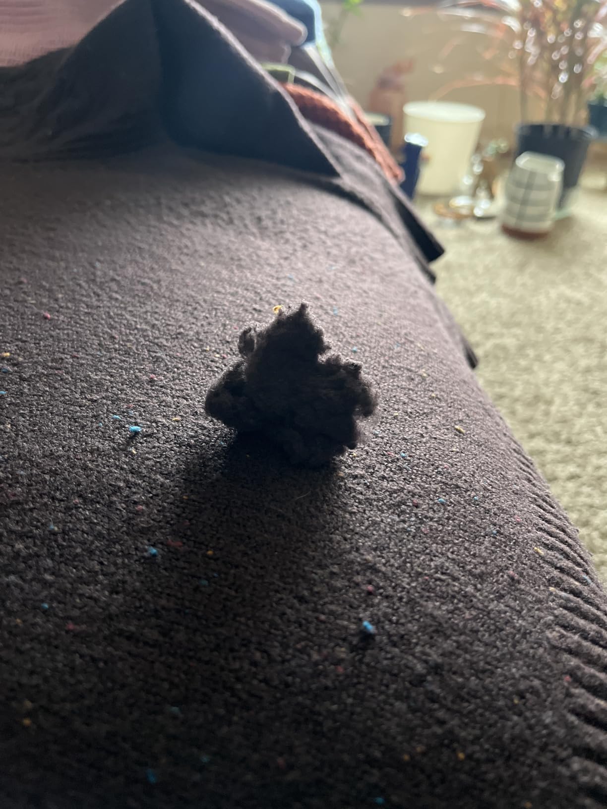 BEAUTURAL Fabric Shaver and Lint Remover, Sweater Defuzzer with 2-Speeds, 2 Replaceable Stainless Steel Blades, Battery Operated, Remove Clothes Fuzz, Lint Balls, Pills, Bobbles Gray customer photo 1