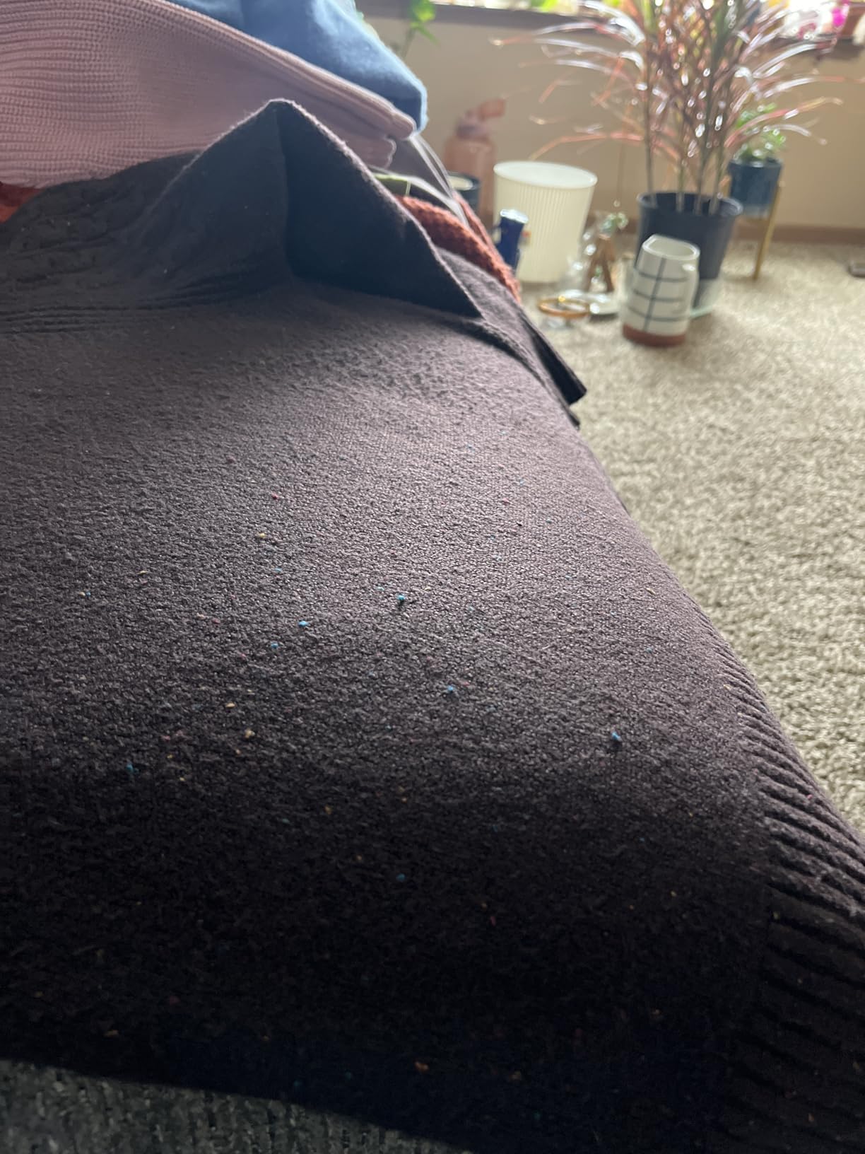 BEAUTURAL Fabric Shaver and Lint Remover, Sweater Defuzzer with 2-Speeds, 2 Replaceable Stainless Steel Blades, Battery Operated, Remove Clothes Fuzz, Lint Balls, Pills, Bobbles Gray customer photo 2