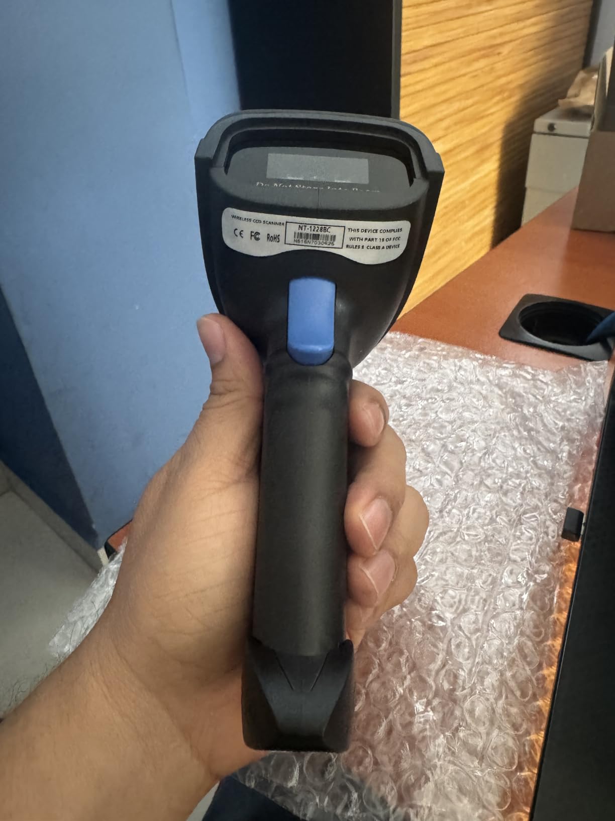 NETUM Wireless Barcode Scanner, 2 in 1 2.4G Wireless & USB Wired 1D Laser Barcode Reader Handheld Bar Code Reader Cordless Rechargeable Bar Code Scanner for Computer MAC Laptop (NT-1698W) customer photo 1