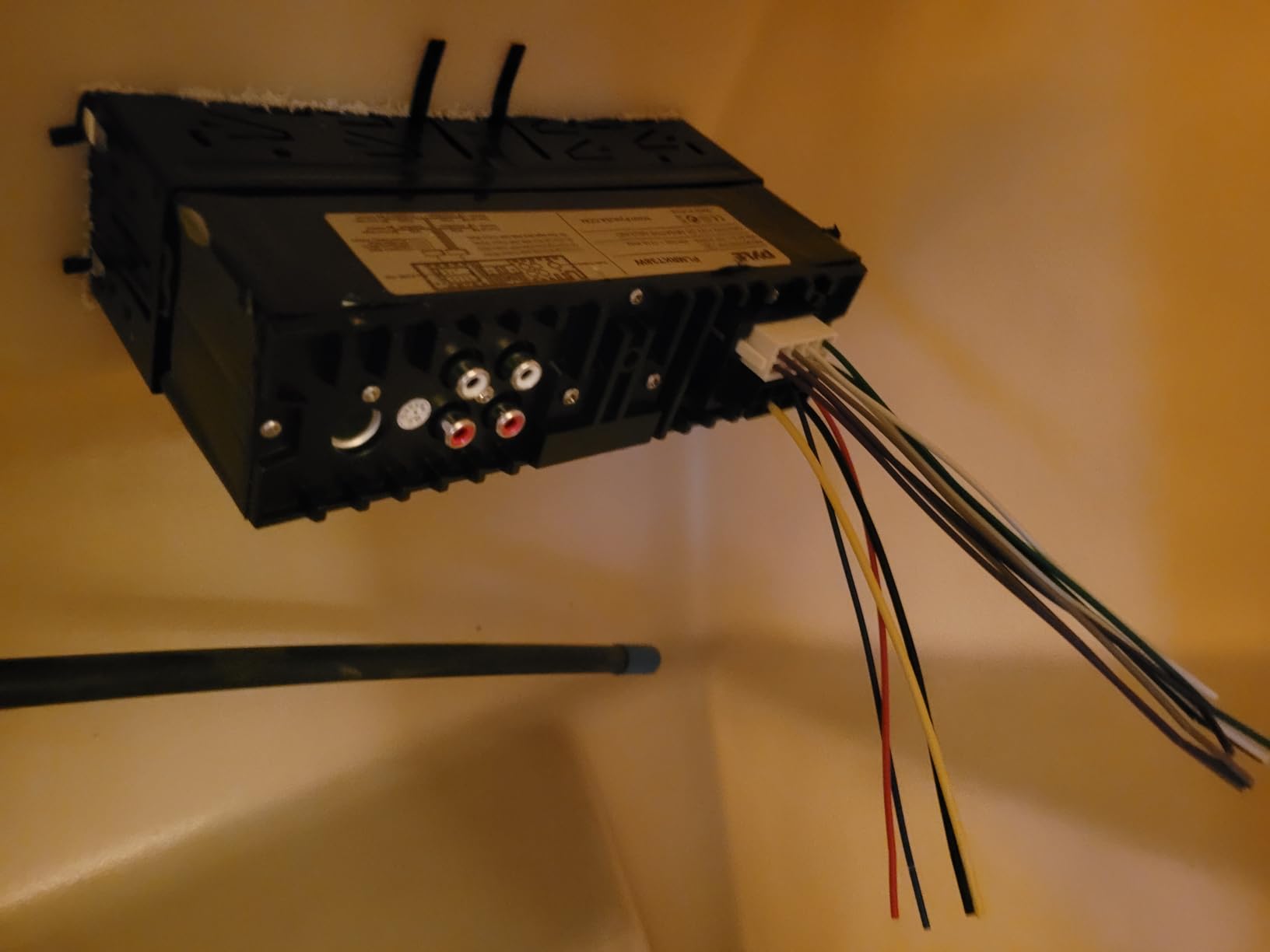 Pyle Marine Radio Receiver Speaker Set 12v Single Din Style Bluetooth Compatible Waterproof Digital Boat In Dash Console System with Mic 4 Speakers, Remote Control, Wiring Harness PLMRKT38W (White) customer photo 1