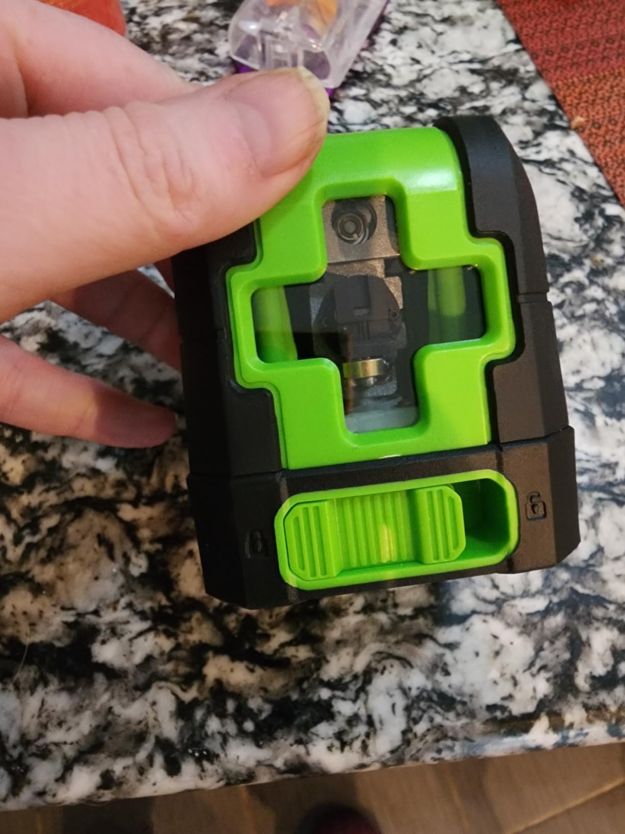 Huepar Laser Level, 100Ft Self Leveling Green Cross Line Laser for Picture Hanging, Tile, Decoration & DIY Construction - 360° Magnetic Base & AA Battery, Indoor Use customer photo 2