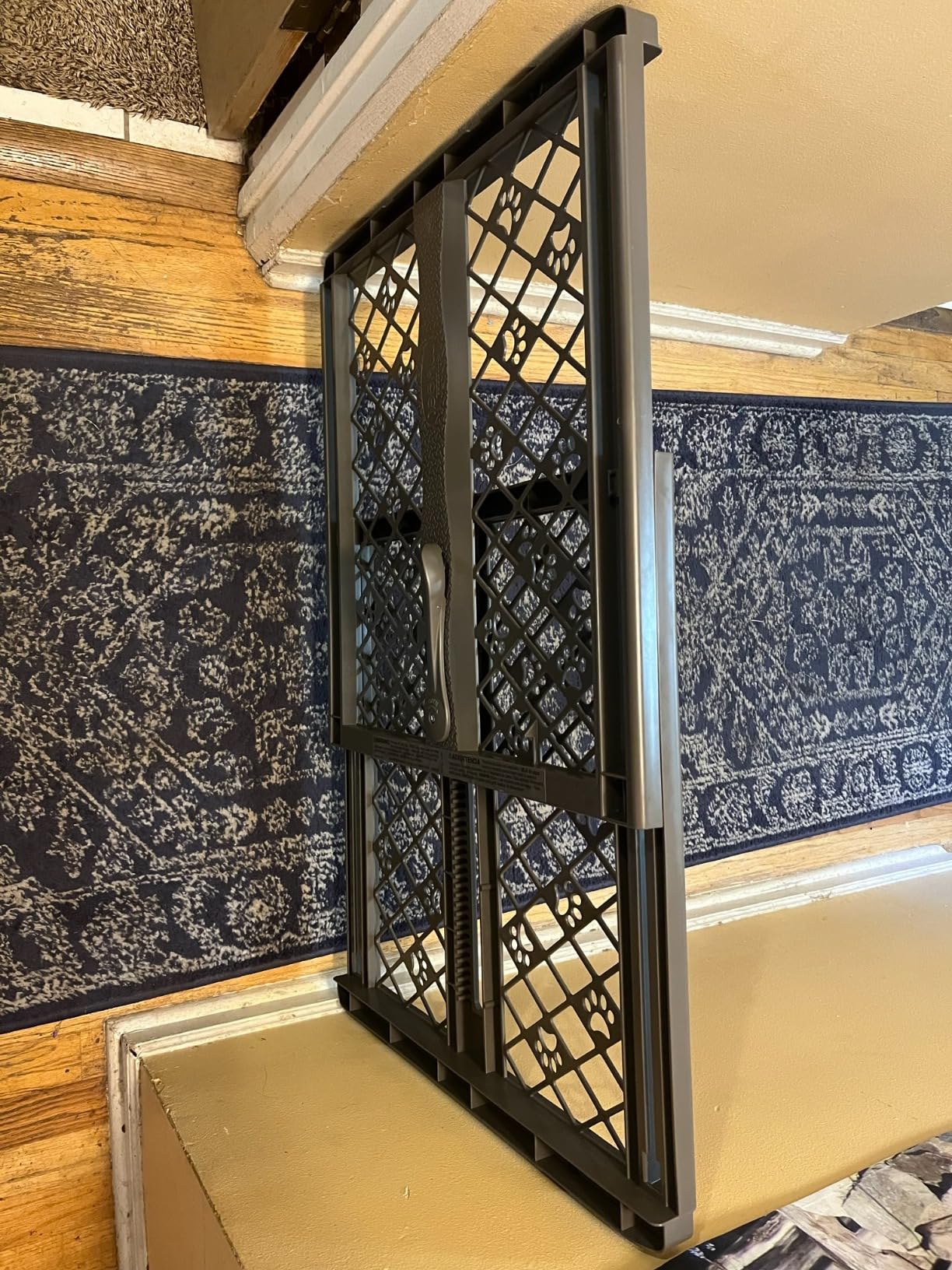 MYPET North States Paws Portable Pet Gate: 26-40