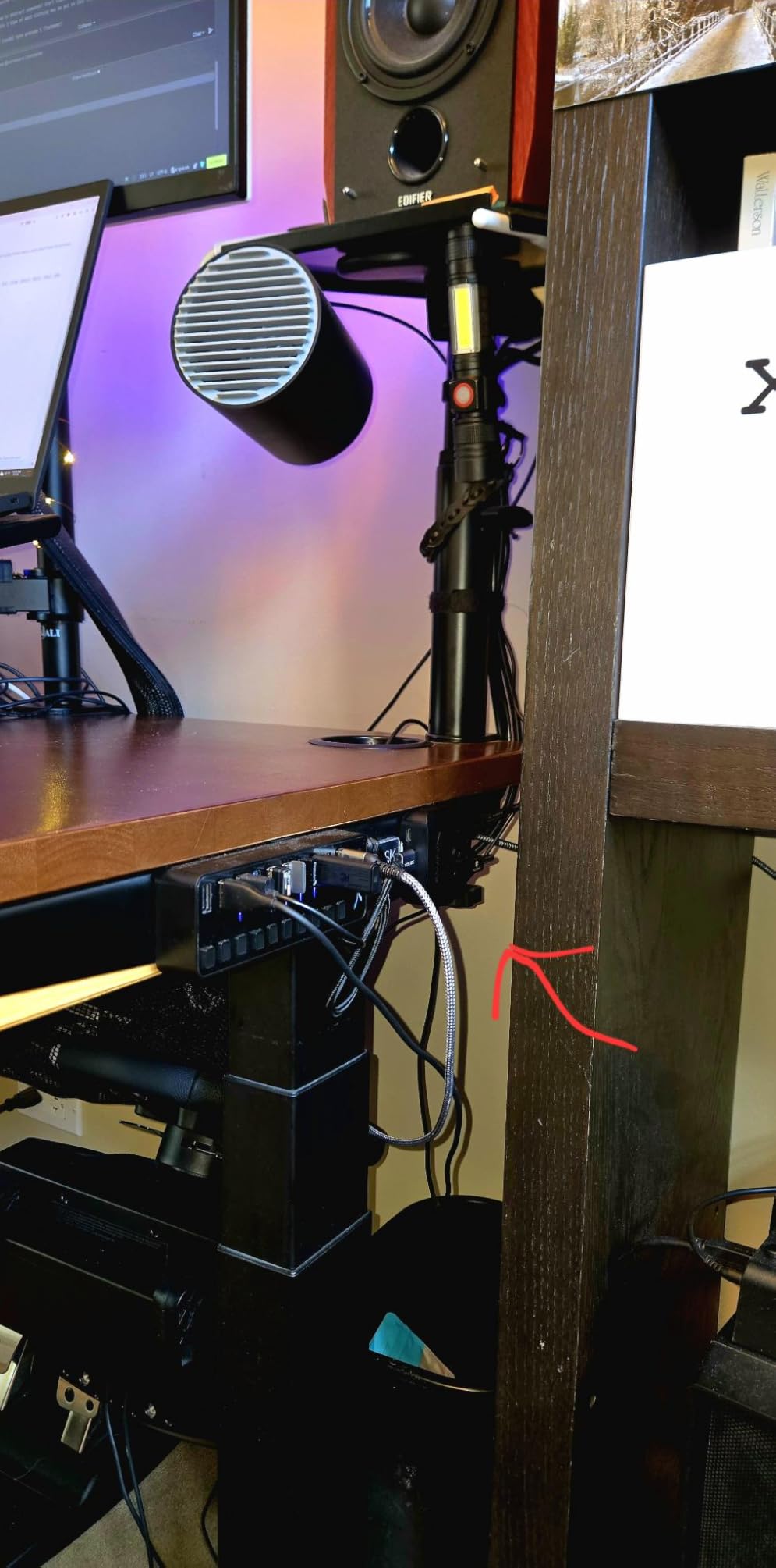 SABRENT USB 3.0 Sharing Switch for Multiple Computers and Peripherals LED Device Indicators (USB-SW30) Black customer photo 1