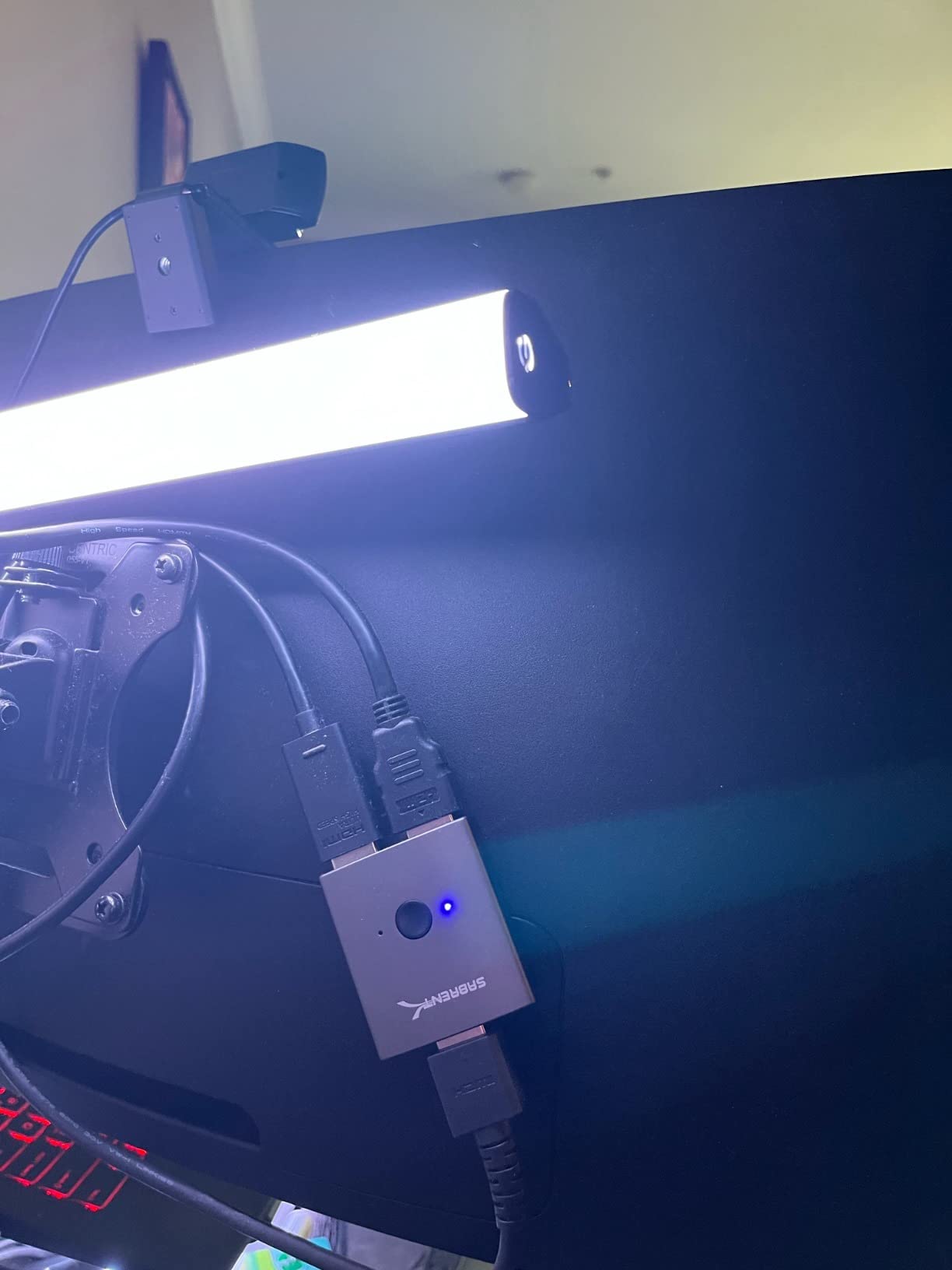 SABRENT USB 3.0 Sharing Switch for Multiple Computers and Peripherals LED Device Indicators (USB-SW30) Black customer photo 2