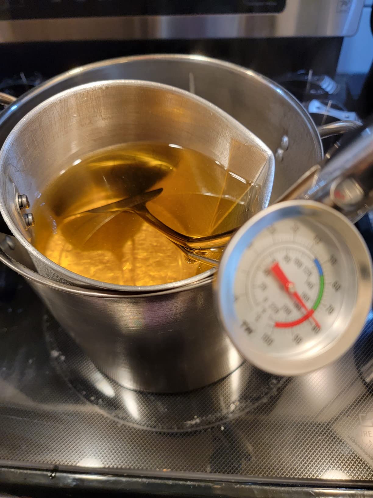 EricX Light Candle Making Pouring Pot, 4 pounds, Dripless Pouring Spout & Heat-resisting Handle Designed Wax Melting Pot, Aluminum Construction Candle Making Pitcher customer photo 1