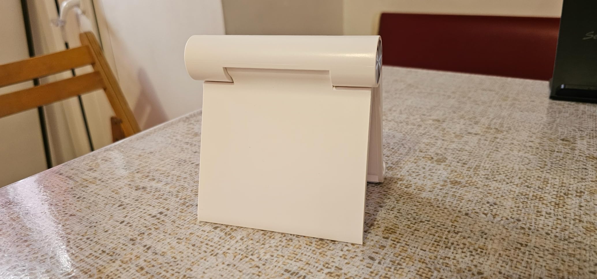 UGREEN Tablet Stand Holder Adjustable Portable Desktop Dock Office Compatible with iPad Pro 11 9.7 10.5 Air Mini 5 4 3 2 iPhone 17 16 15 14 13 12 Black customer photo 2