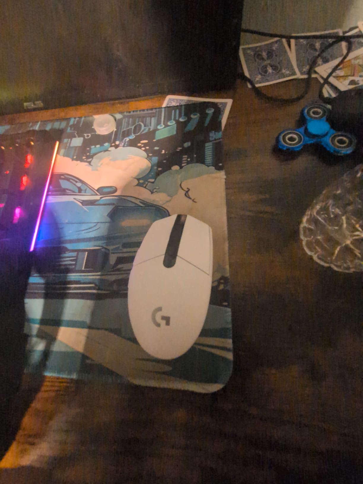 Logitech G305 Lightspeed Wireless Gaming Mouse, Hero Sensor, 12,000 DPI, Lightweight, 6 Programmable Buttons, 250h Battery, On-Board Memory, Compatible with PC, Mac - Black customer photo 2