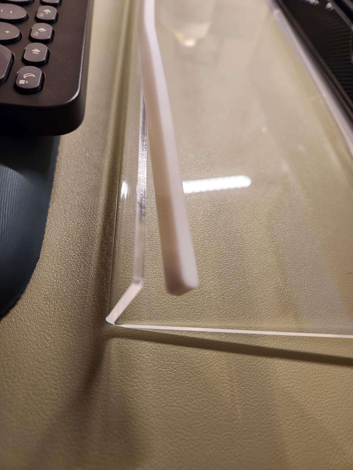 Richboom Clear Acrylic Tilted Computer Keyboard Holder for Easy Ergonomic Typing, Upgraded Version, Keyboard Stand with Silicone Anti-Slip Case for Office Desk, Home, School, Clear customer photo 2