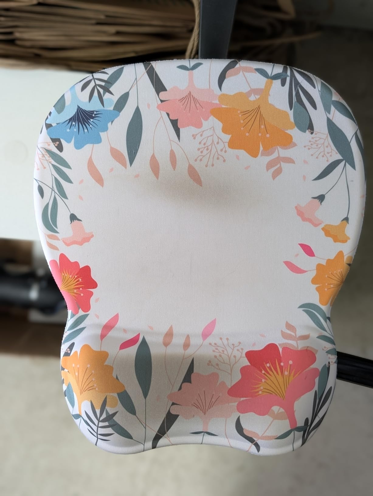 MROCO Ergonomic Mouse Pad with Gel Wrist Rest, Smooth Wrist Support Surface, Non-Slip PU Base for Pain Relief, Comfortable Mousepad for Computer, Laptop, Office & Home, 9.4 x 8.1 in, Black customer photo 1