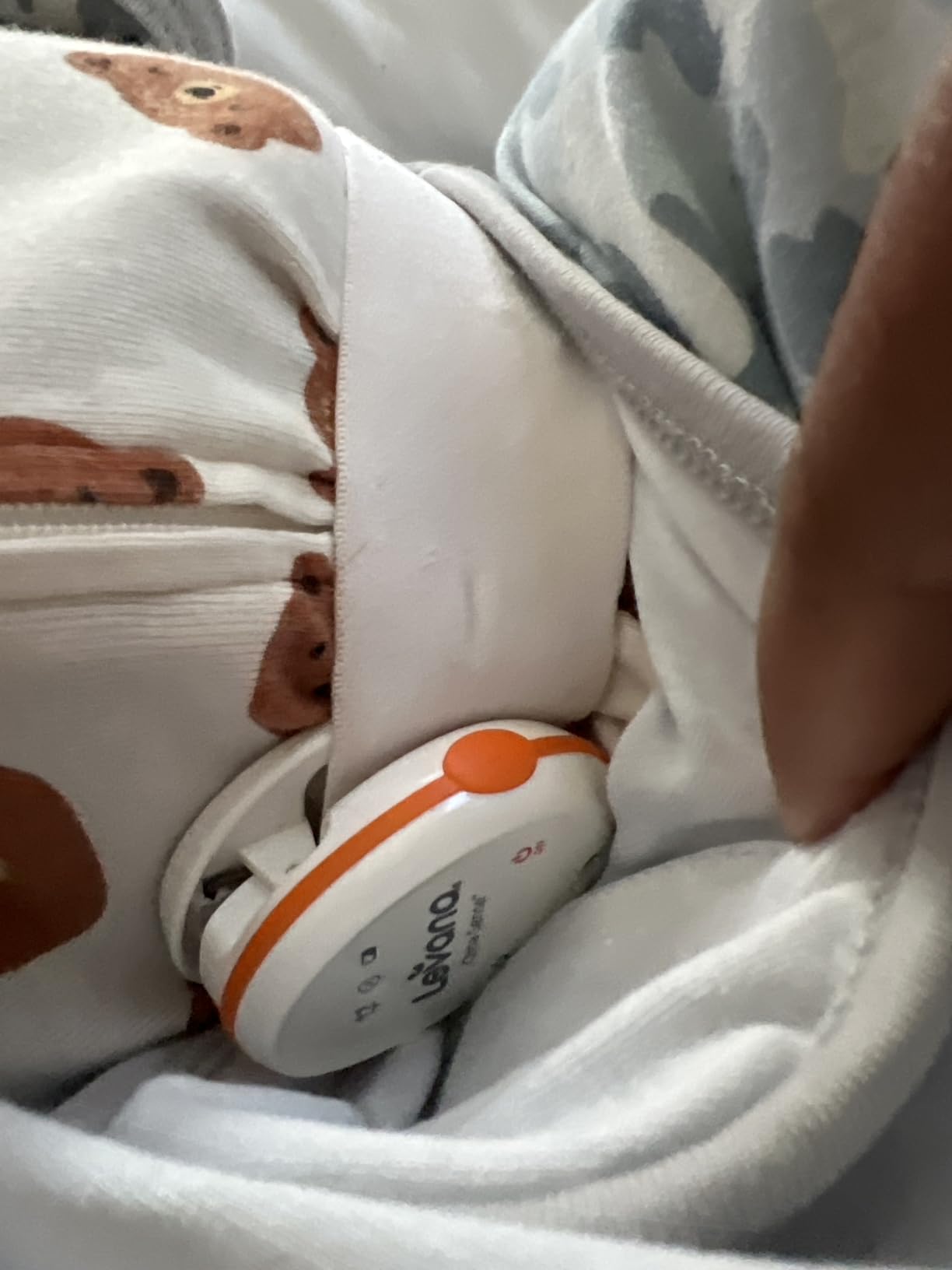 Levana Oma Sense Portable Baby Breathing Movement Monitor with Vibrations and Audible Alerts Designed to Stimulate Baby and Alert Parents customer photo 1