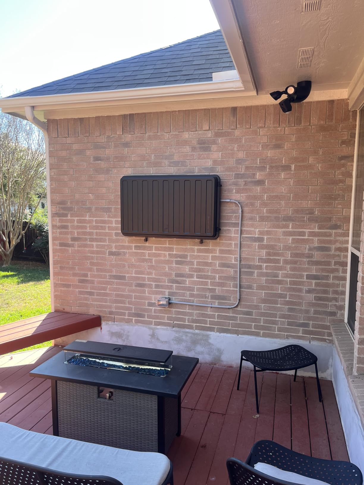 Outdoor TV Hard Cover Weatherproof Protection for Television - Mounts Right on The Wall (45-55 inch) customer photo 1