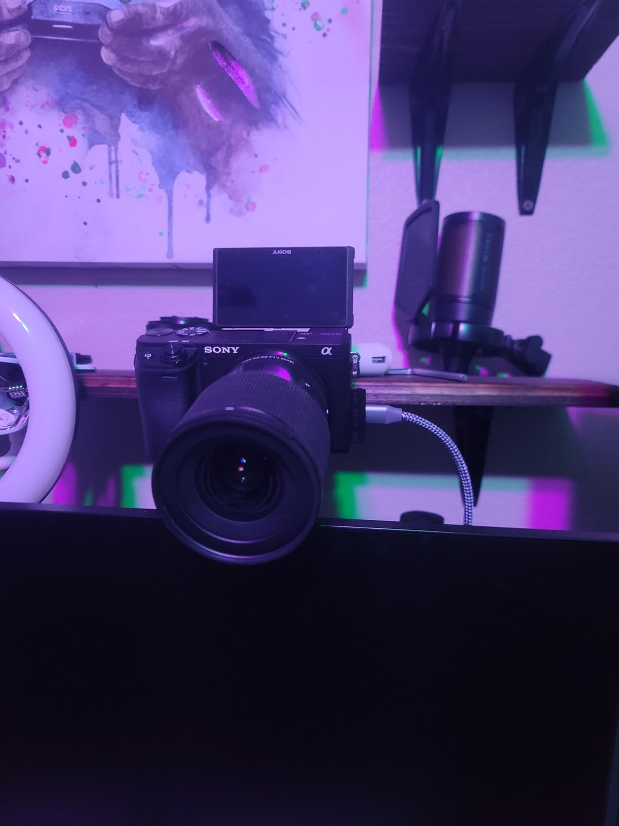 Elgato Cam Link 4K - External Capture Card for DSLR & Camcorder, ActionCam as Webcam, Meet/Stream/Record in 1080p60 or 4K30/4K60 customer photo 1