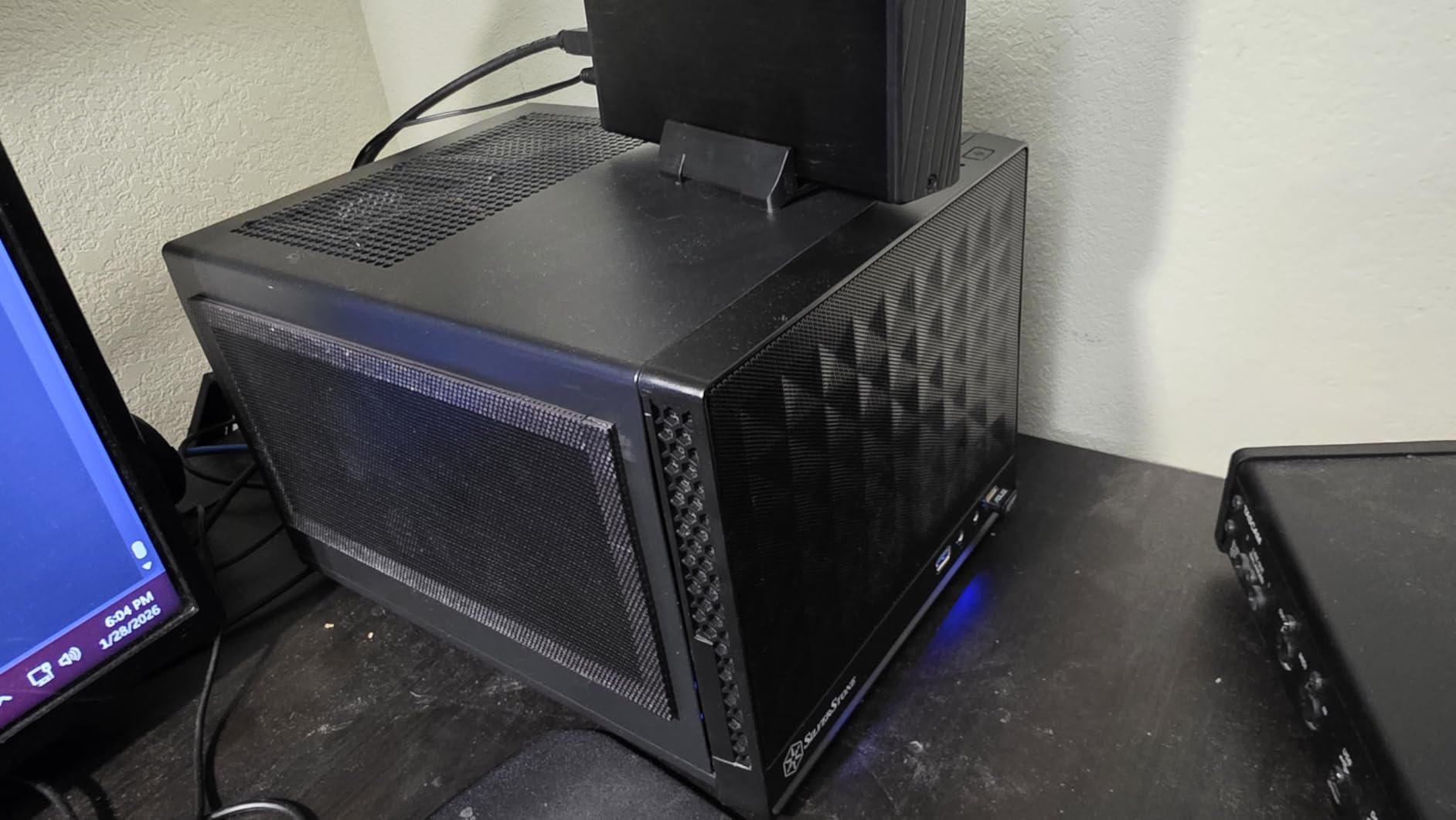 SilverStone Technology Ultra Compact Mini-ITX Computer Case SG13B customer photo 1