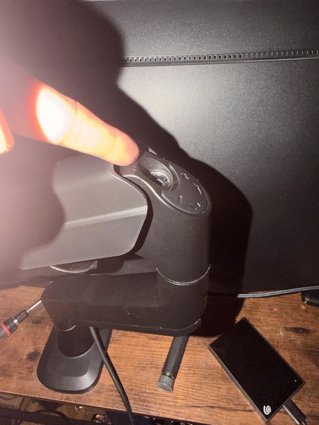 WALI Ultrawide Monitor Arm for 13-49 Inch Heavy Duty Curved Screens, Holds up to 44 Lbs, Adjustable Gas Spring Single Monitor Desk Mount with C-Clamp, Grommet Base, 75/100mm VESA, (GSM001XL), Black customer photo 2