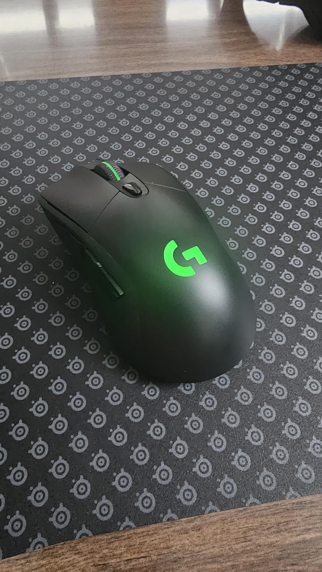 Logitech G703 Lightspeed Wireless Gaming Mouse customer photo 1