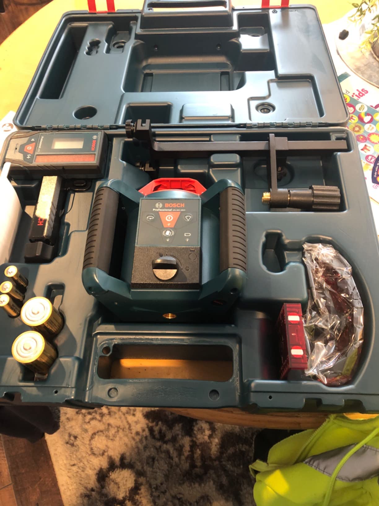 BOSCH GRL900-20HVK REVOLVE Self-Leveling Horizontal/Vertical Rotary Laser Kit, Includes Tripod, Grade Rod, Receiver, 2 D Batteries, Carrying Case, & Accessories customer photo 3