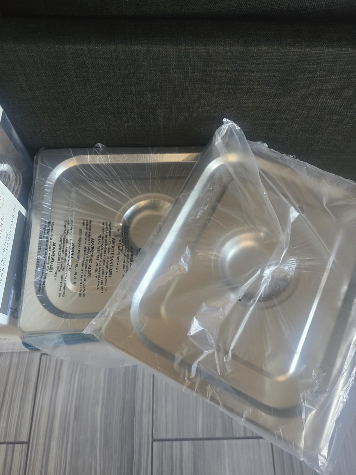 VEVOR 4 Pack Stainless Steel Hotel Pans, Full Size 4 Inch Deep 0.8mm Thick Anti Jam Commercial Food Pans with lid, Catering Food Storage Metal Pan for Steam Tables, Restaurants, 20.8 x 13 x 4 inch customer photo 1