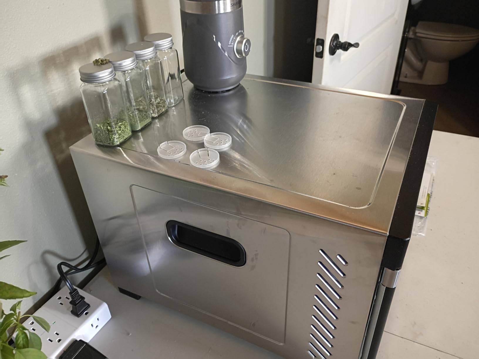 COSORI Food Dehydrator, Bigger Than 7 Trays with Large 6.5 ft² Drying Space, Stainless Steel Trays, 600W Faster Drying, 165°F Dehydrated Dryer for Jerky, Dog Treats, Herbs, Meat, Fruit, Yogurt, Silver customer photo 2