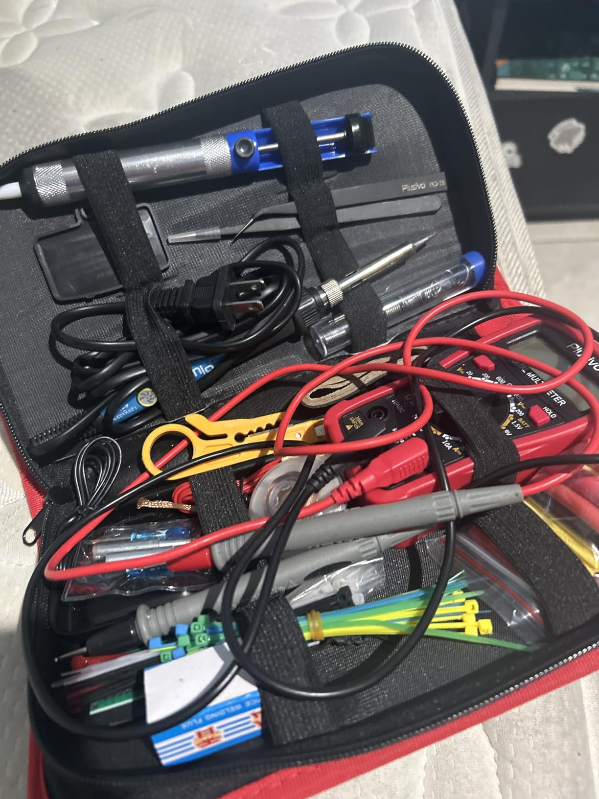 Soldering Iron Kit, 60W Soldering Iron Adjustable Temperature 30-in-1, 5 Solder Tips, Digital Multimeter, Solder Wire, Paste, Desoldering Pump, Tweezers for Electronics Hobby Enthusiast 110V US Plug customer photo 1