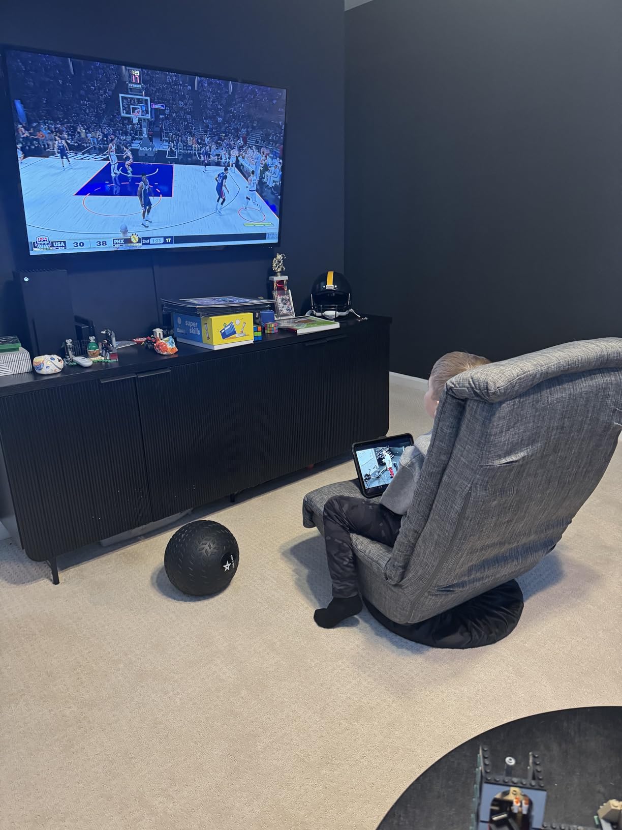 Amazon Basics Swivel Foam Lounge Chair with Headrest, Floor-Compatible, Adjustable, Gaming, 26.3D x 23.5W x 13.7H in, Grey customer photo 1