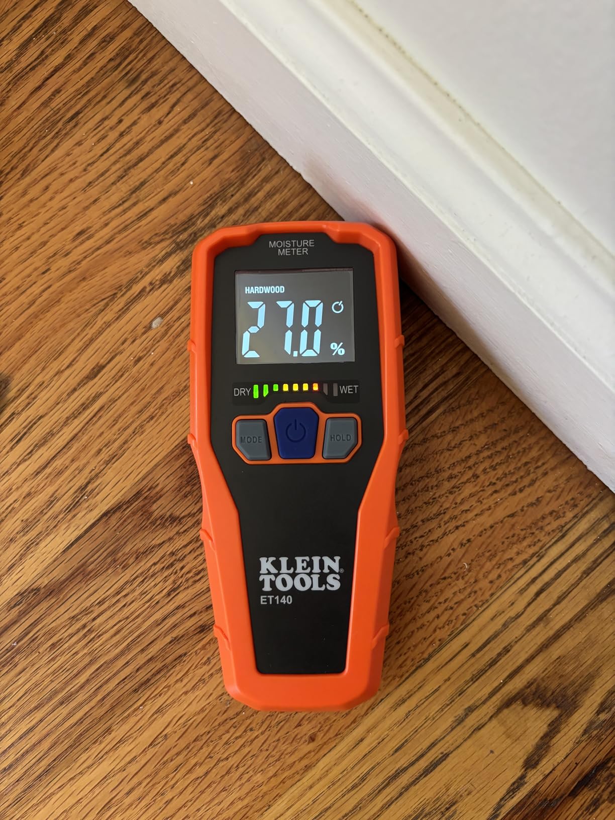 Klein Tools ET140 Pinless Moisture Meter, Detects up to 3/4-Inch Deep customer photo 2