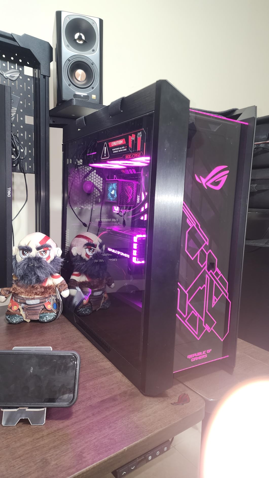 ROG Strix Helios GX601 RGB Mid-Tower Gaming Case, Pre-Installed 4x140mm Fans, ATX/EATX, Tempered Glass, Aluminum Frame, GPU Braces, 420mm Radiator Support, Aura Sync customer photo 2