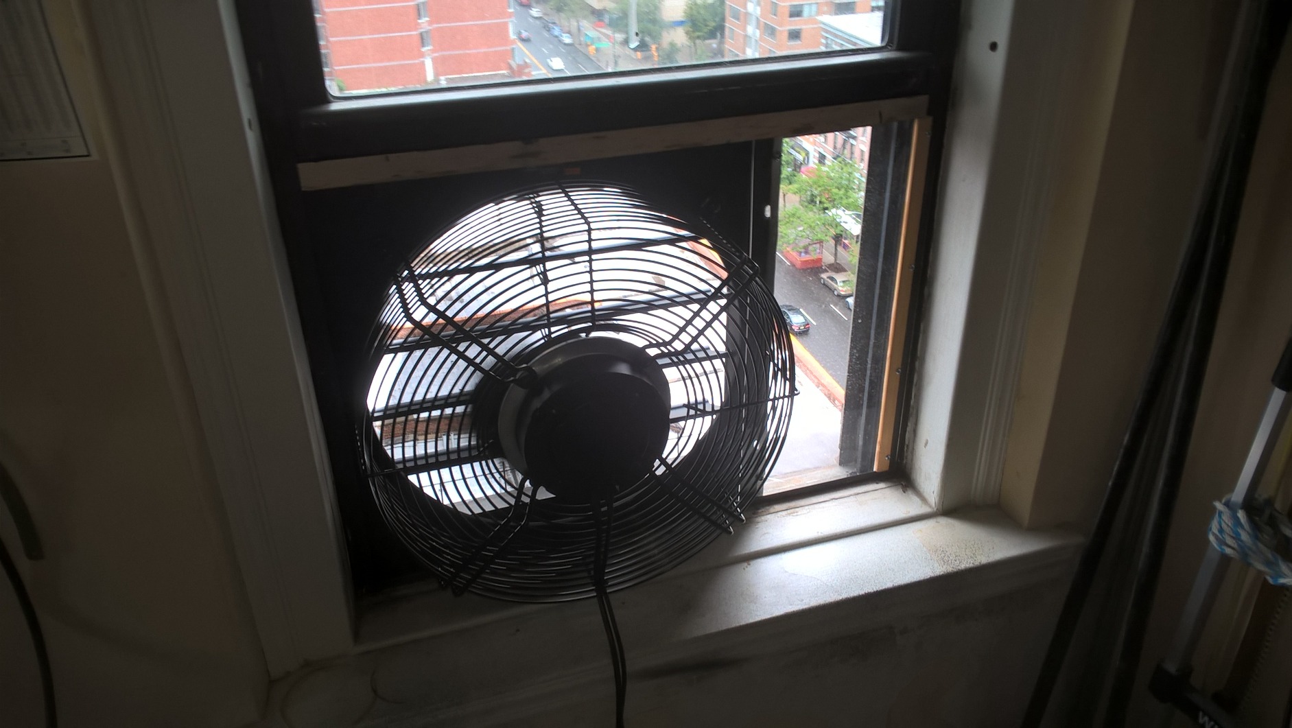 AC Infinity AIRLIFT T16, Shutter Exhaust Fan 16