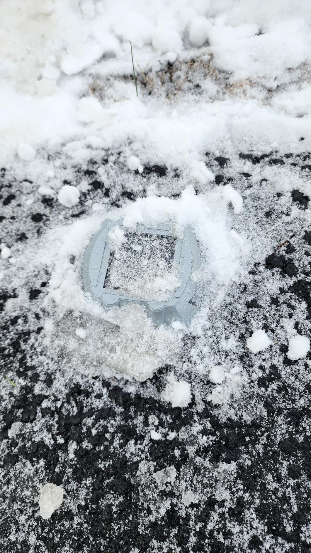 VOLISUN Solar Deck Lights Driveway Dock Lights, 12-Pack Led IP68 Waterproof Outdoor Warning Step Lights for Driveway Sidewalk Garden Pathway Yard(White, Auto On/Off) customer photo 2