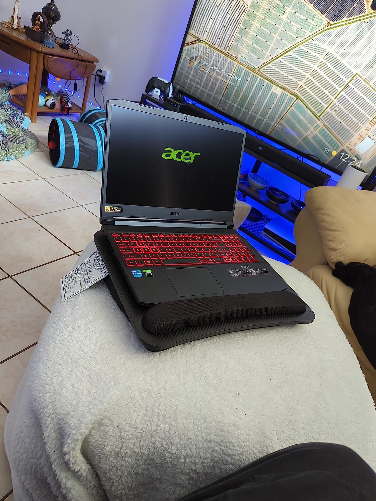 HUANUO Portable Lap Laptop Desk with Pillow Cushion, Fits up to 15.6 inch Laptop, with Anti-Slip Strip & Storage Function for Home Office Students Use as Computer Laptop Stand, Book Tablet customer photo 2