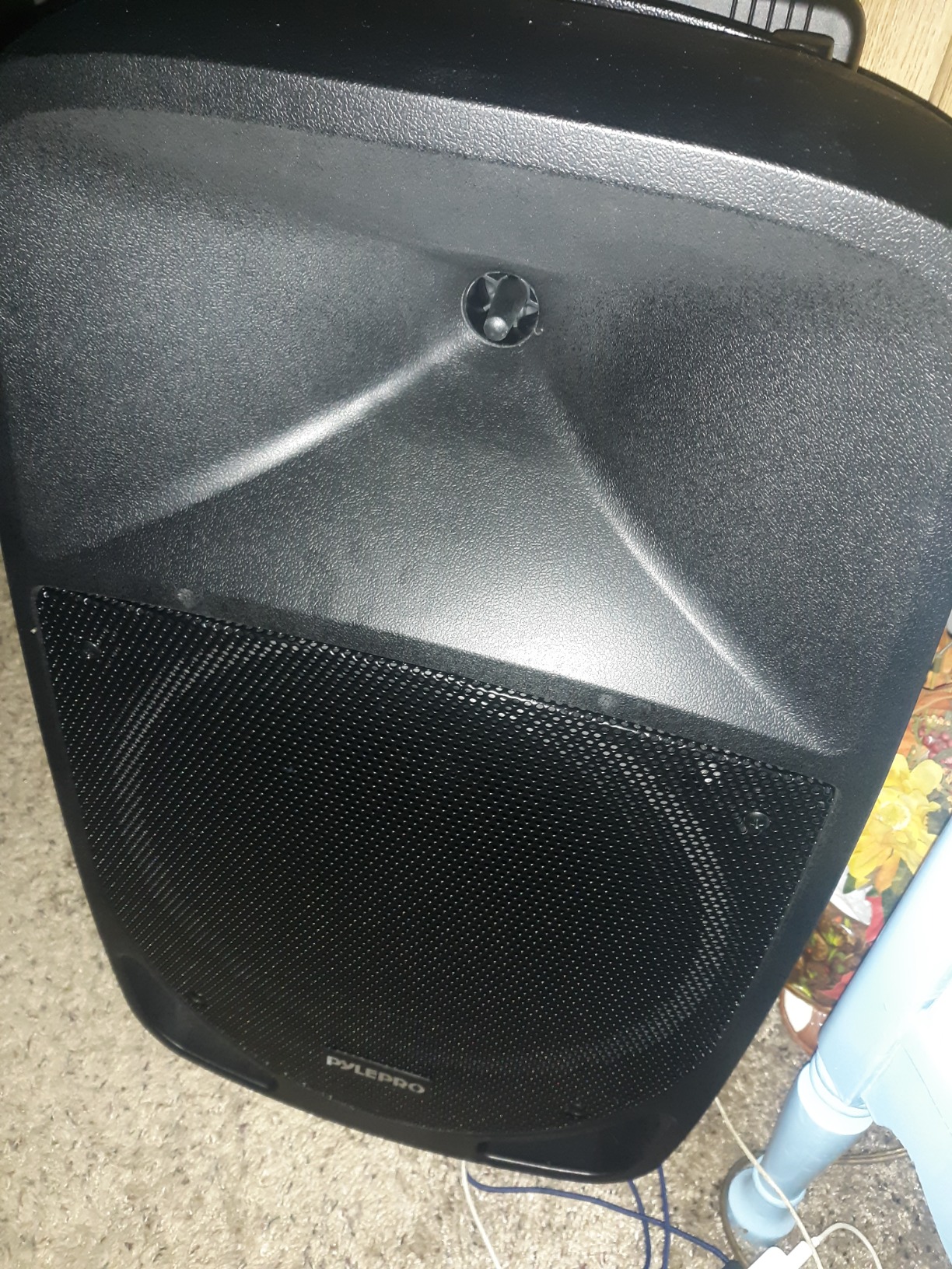 Pyle 1200W Portable Bluetooth PA Speaker - 12'' Subwoofer, LED Battery Indicator Lights W/Built-In Rechargeable Battery, MP3/USB/SD Card Reader, and UHF Wireless Microphone - Pyle PSBT125A customer photo 2