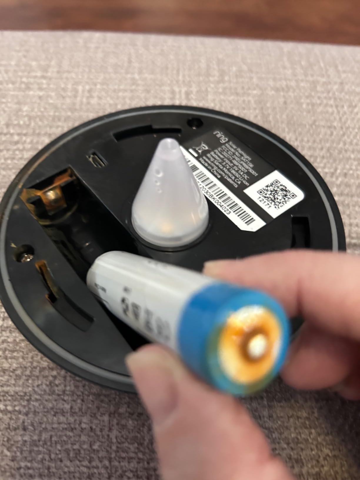 Ring Solar Pathlight - Motion-activated pathlight, bright LEDs, works with Amazon Sidewalk, Black customer photo 1