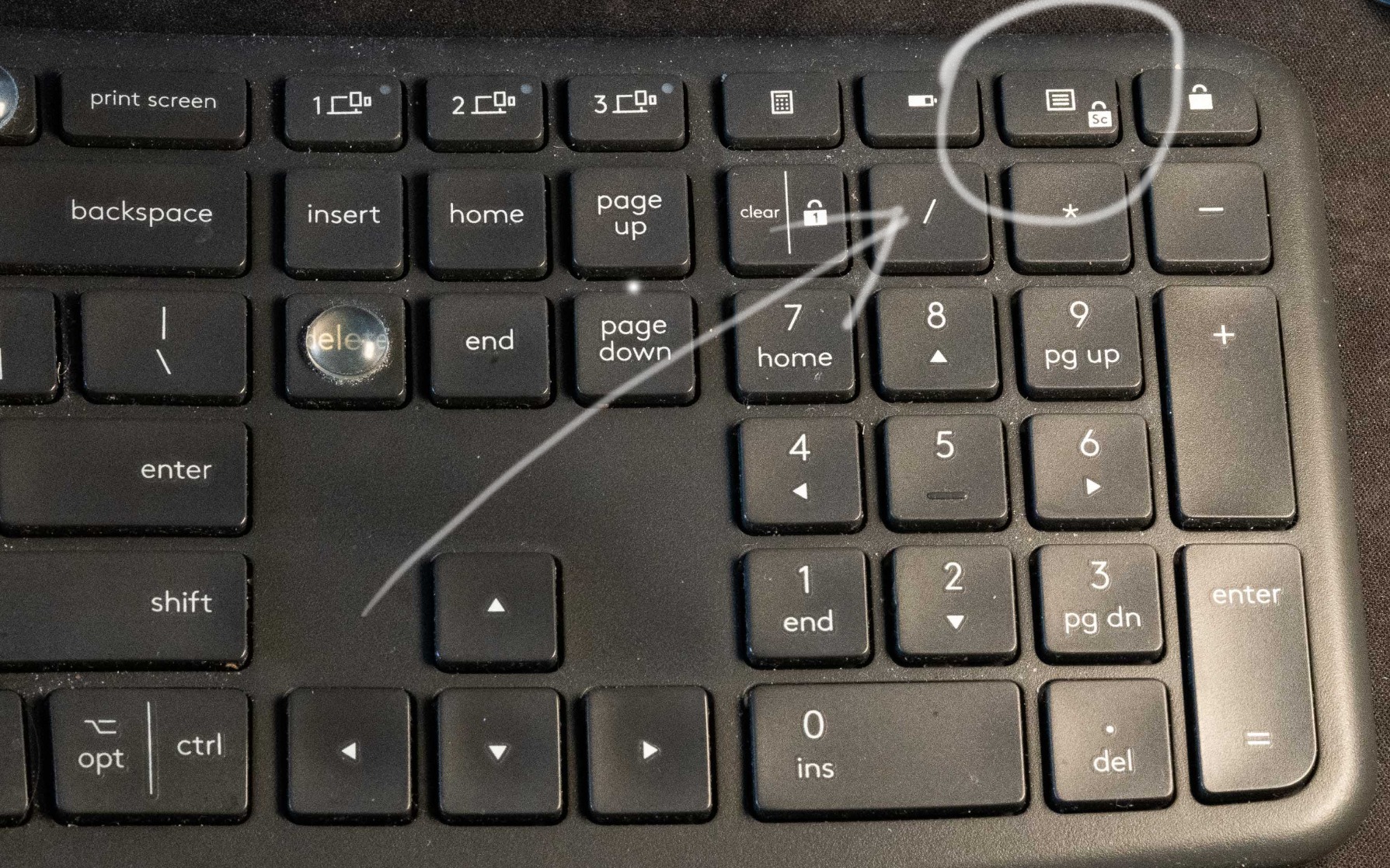 Ergo K860 Wireless Ergonomic Keyboard - Split Keyboard, Wrist Rest, Natural Typing, Stain-Resistant Fabric, Bluetooth and USB Connectivity, Compatible with Windows/Mac, Black customer photo 1