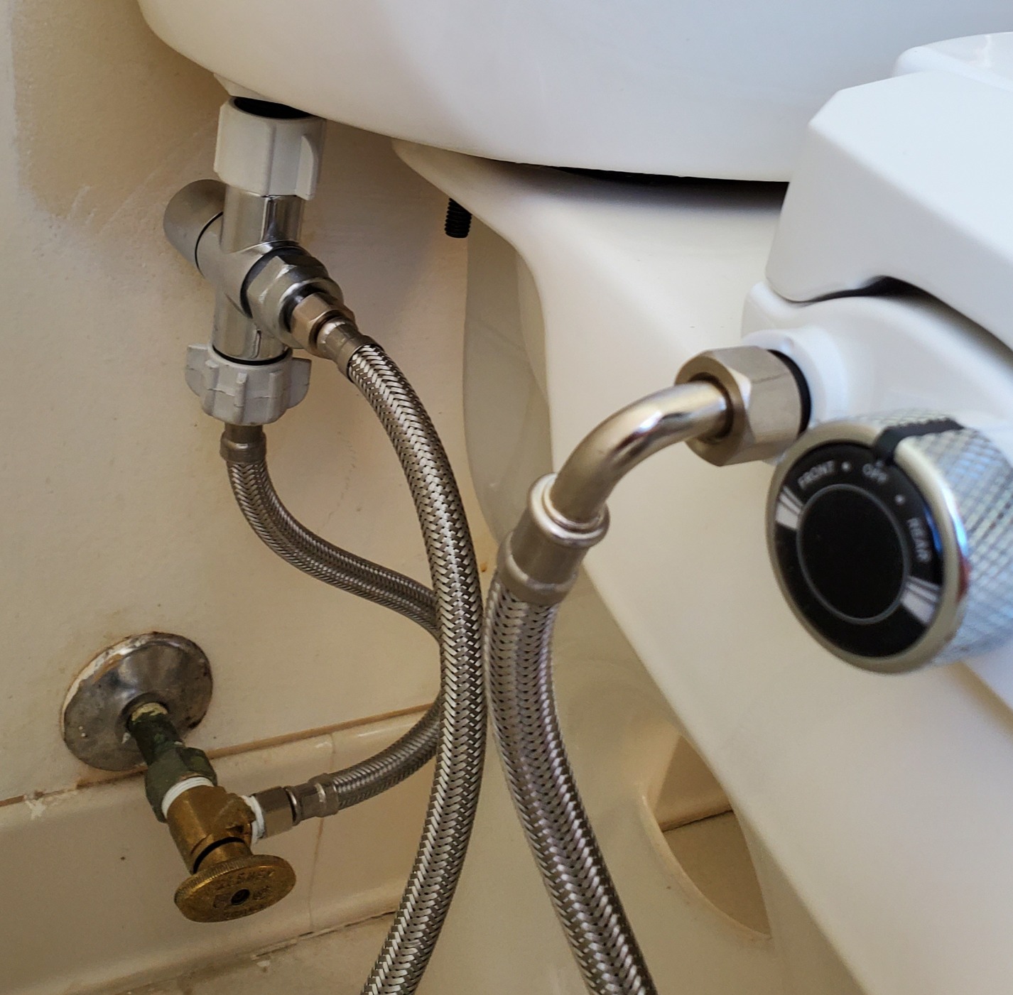 Brondell Bidet Toilet Seat Non-Electric Swash Ecoseat, Fits Elongated Toilets, White - Dual Nozzle System, Ambient Water Temperature - Bidet with Easy Installation customer photo 1