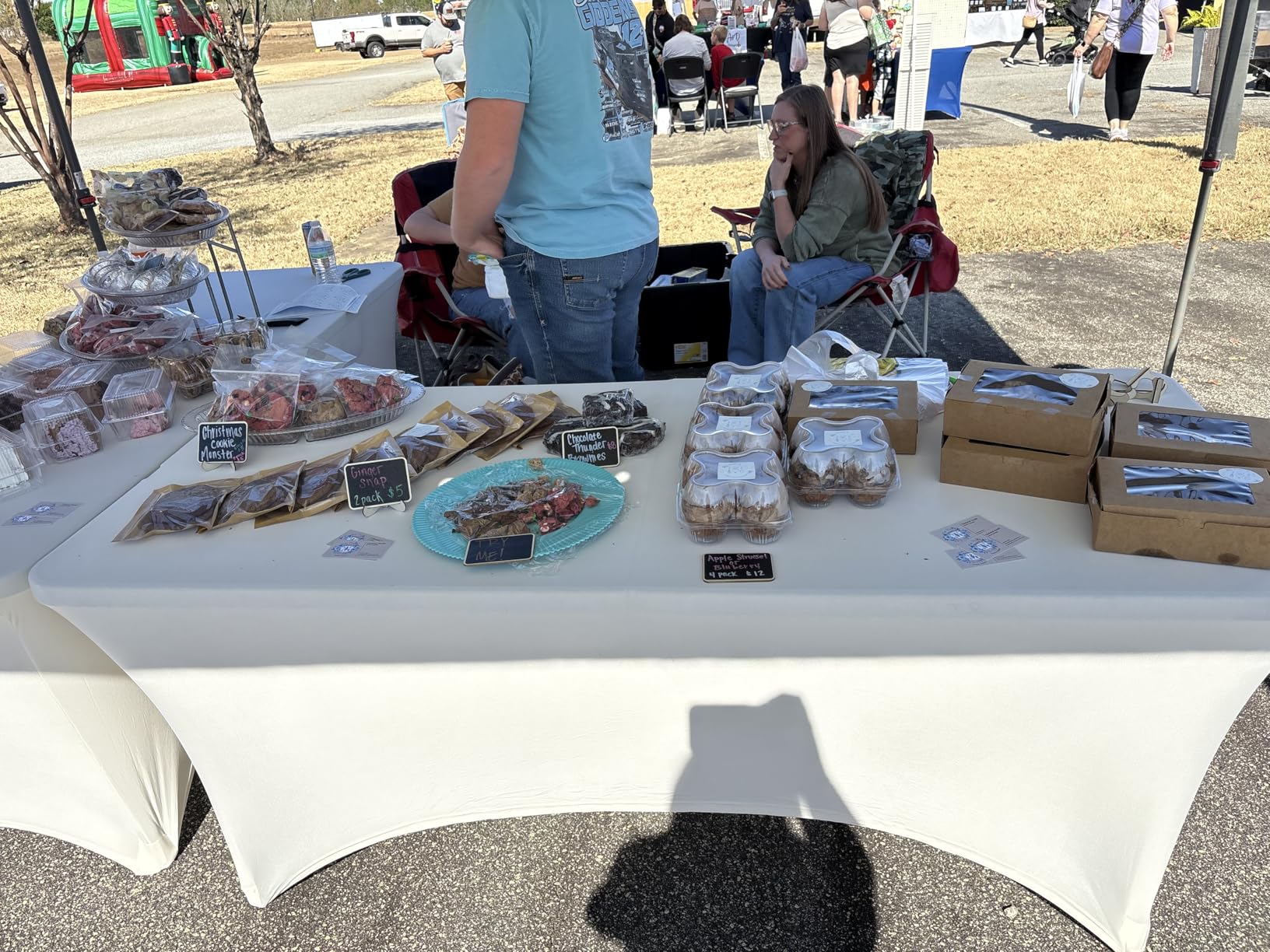 Utopia Kitchen Spandex Tablecloth 2 Pack [8FT, Black] Tight, Fitted, Washable and Wrinkle Resistant Stretch Table Cloth Rectangle Cover for Trade Show, Weddings & Parties [96Lx30Wx30H Inch] customer photo 2