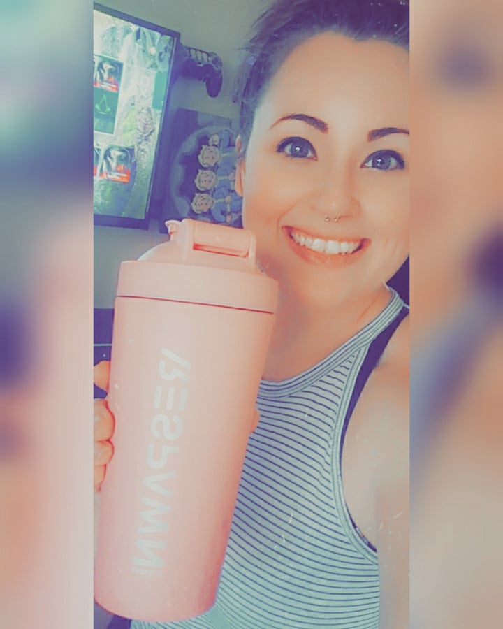 RESPAWN By Razer Stainless Steel Shaker - Black - Dual-Insulated Shaker Cup - Built-In Grate - Locking Cap - 20oz customer photo 2