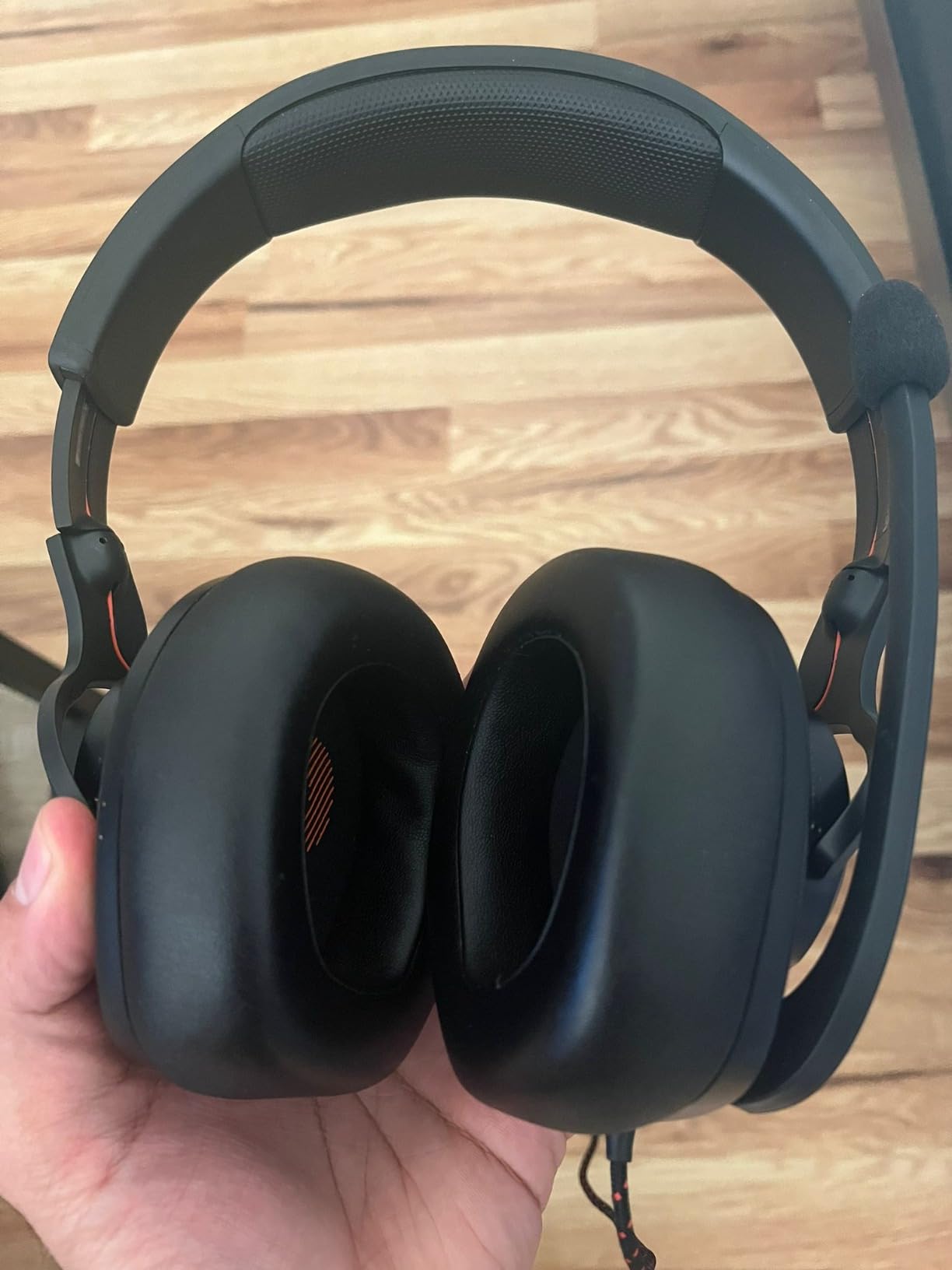 JBL Quantum 300 - Wired Over-Ear Gaming Headphones with JBL Quantum Engine Software - JBL QuantumSURROUND and DTS Surround Sound customer photo 1