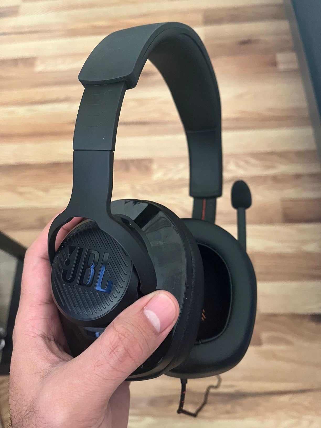 JBL Quantum 300 - Wired Over-Ear Gaming Headphones with JBL Quantum Engine Software - JBL QuantumSURROUND and DTS Surround Sound customer photo 2