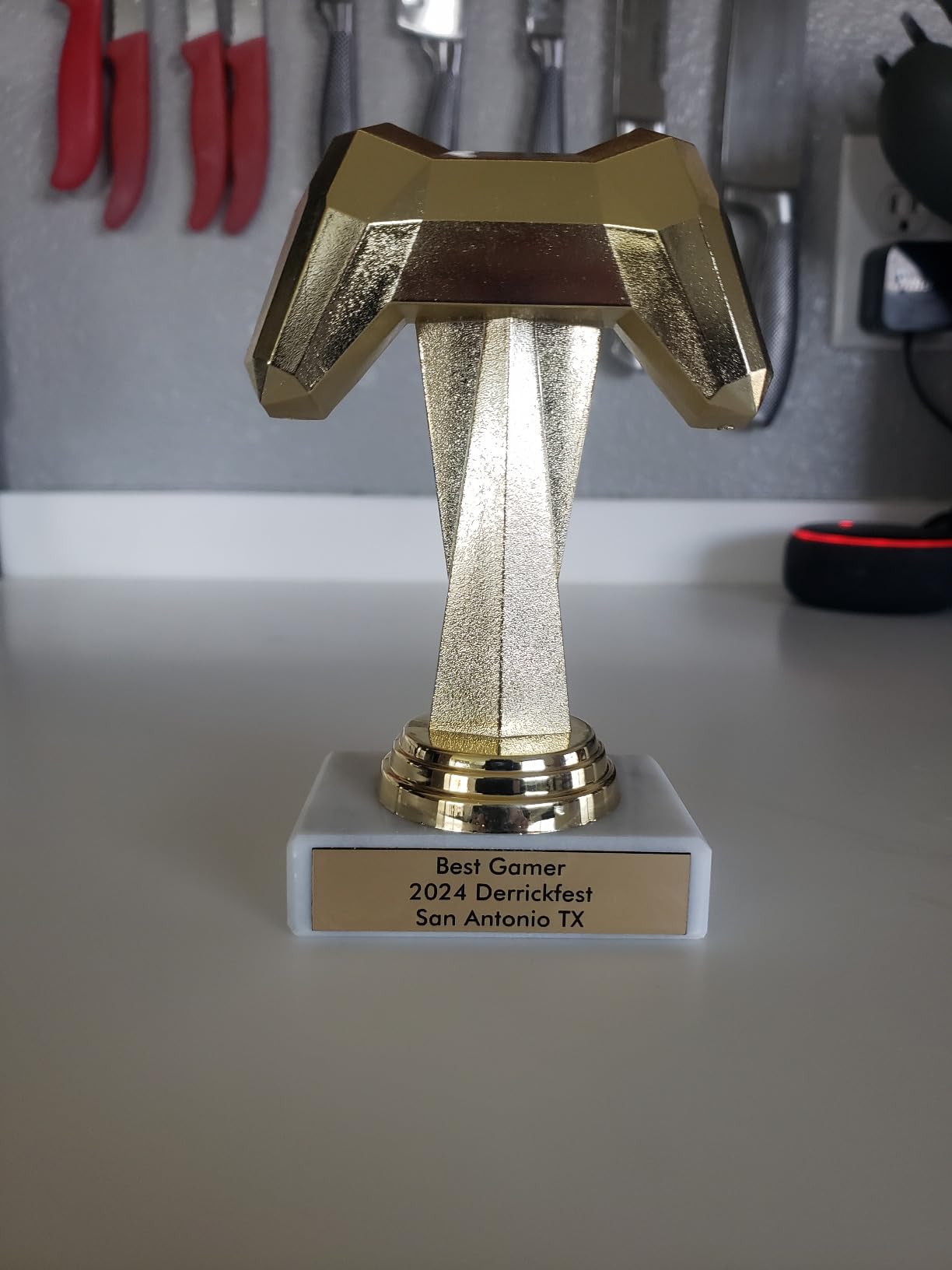 Crown Awards Video Games Trophy, 6