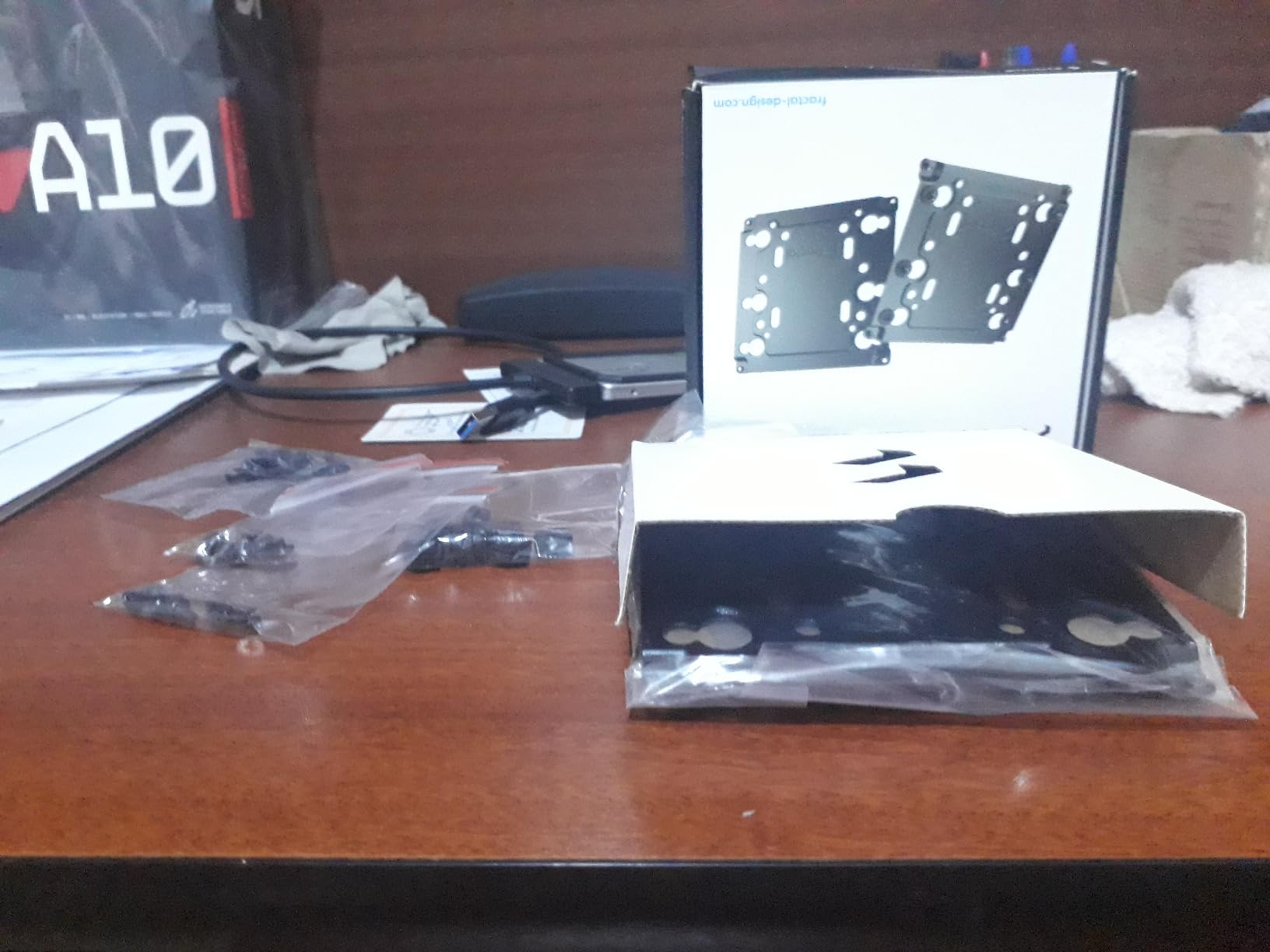 Fractal Design Universal Multibracket Mounting Adapter Kit - Mounts one 3.5