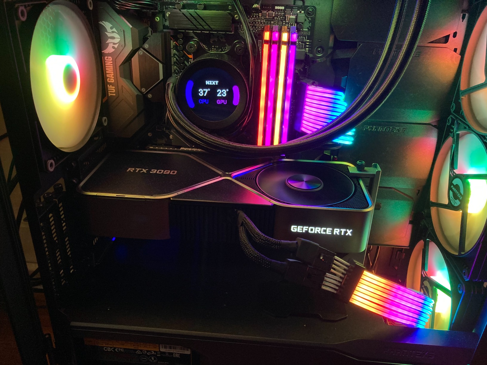 Lian Li Addressable RGB Strimer Plus Dual 6+2 to 8 Pin (Original Version 1, not V2 Version) customer photo 2