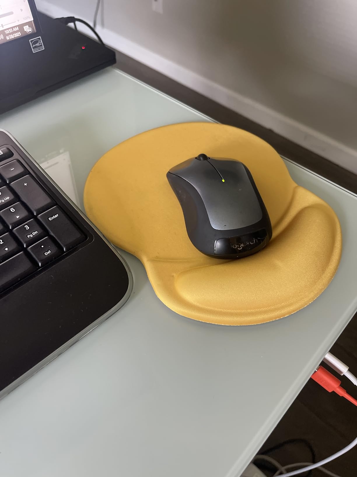 ITNRSIIET Ergonomic Mouse Pad with Gel Wrist Rest Support Gaming Small Wrist Rest Smooth Surface Non-Slip PU Base Comfortable Office Supplies Pain Relief, 8.7 x 7.2 inches, Black customer photo 1