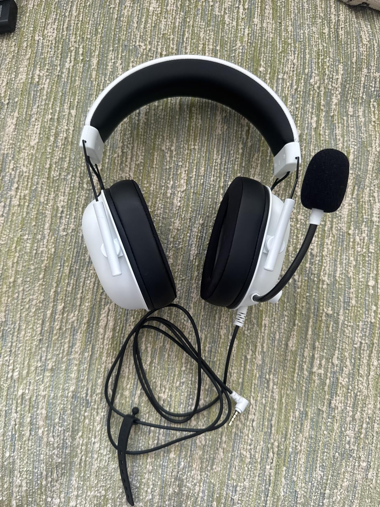 Razer BlackShark V2 X Gaming Headset: 7.1 Surround Sound - 50mm Drivers - Memory Foam Cushion - For PC, PS4, PS5, Switch - 3.5mm Audio Jack - Black customer photo 2