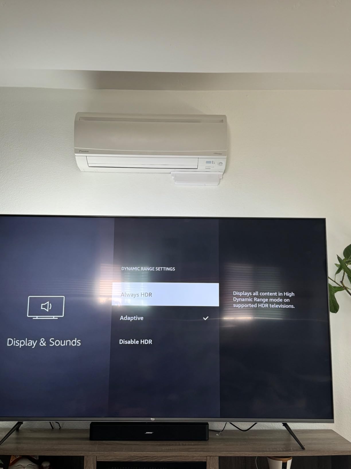 Philips Hue Play HDMI Sync Box - Requires Hue Bridge - Supports Dolby Vision HDR10+ and 4K - Control with Hue App - Compatible with Alexa, Google Assistant, and Apple HomeKit customer photo 2