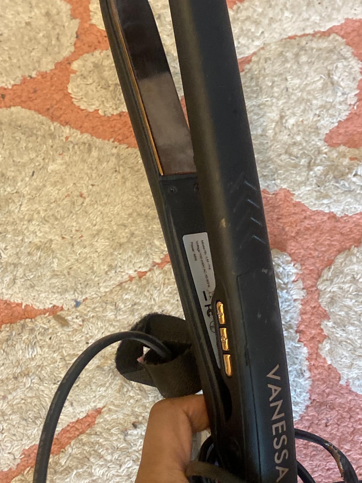 VANESSA PRO Flat Iron Hair Straightener, 100% Pure Titanium Flat Iron for One Pass to Achieve a Sleek Look, Curls Beautifully & Straightens Well - 1 inch customer photo 1