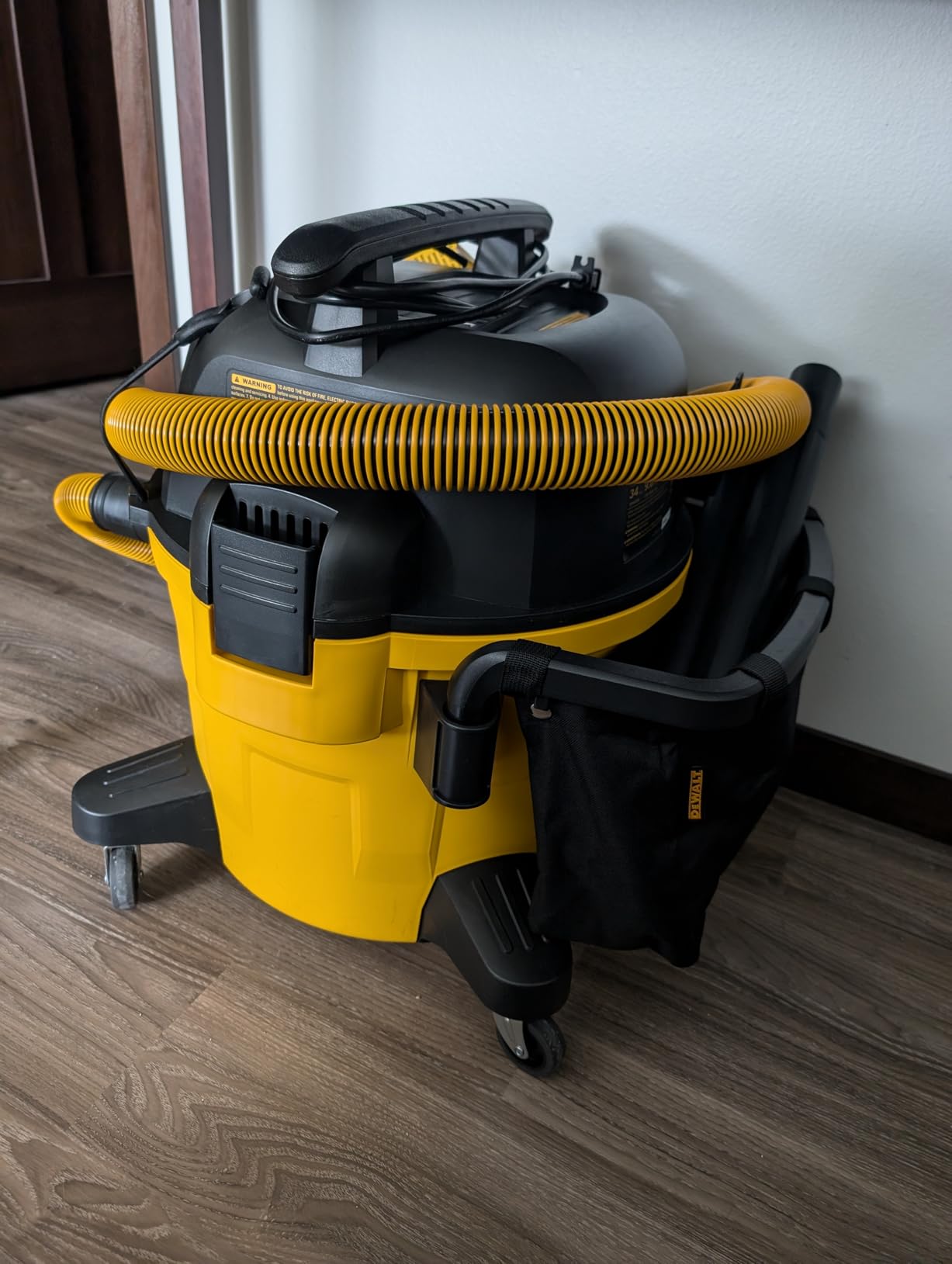 DEWALT DXV09PA 9 Gallon Wet/Dry VAC, Heavy-Duty Shop Vacuum with Attachments, 5 Peak HP, with Blower Function customer photo 1